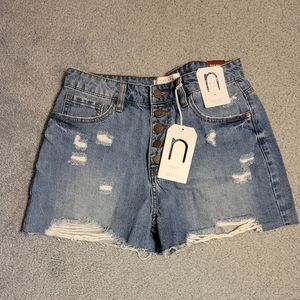 Mid-rise cut off jeans shorts